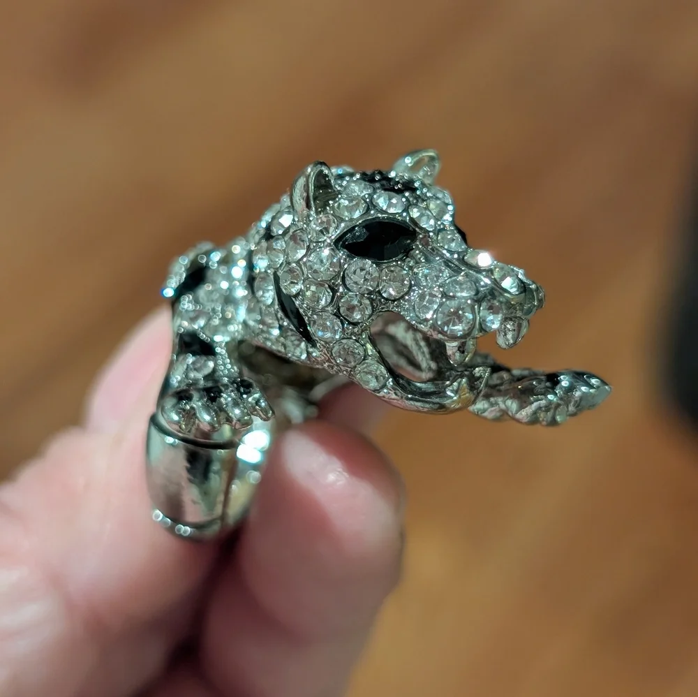 Crystal Jaguar Stretch Ring